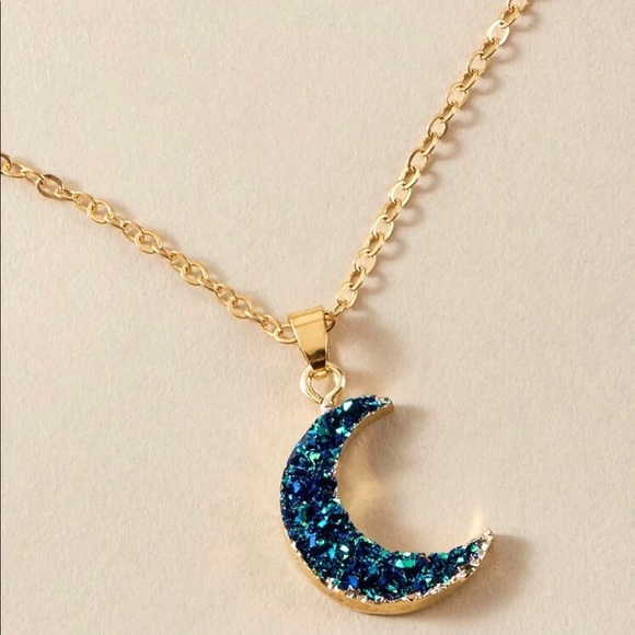 ✨Moon Charm Pendant✨ - Picture 2 of 7